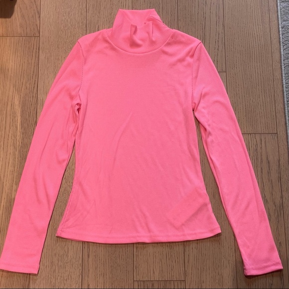 Neon Pink Mockneck Long Sleeve Top T’shirt NWT - Size S - Picture 6 of 6